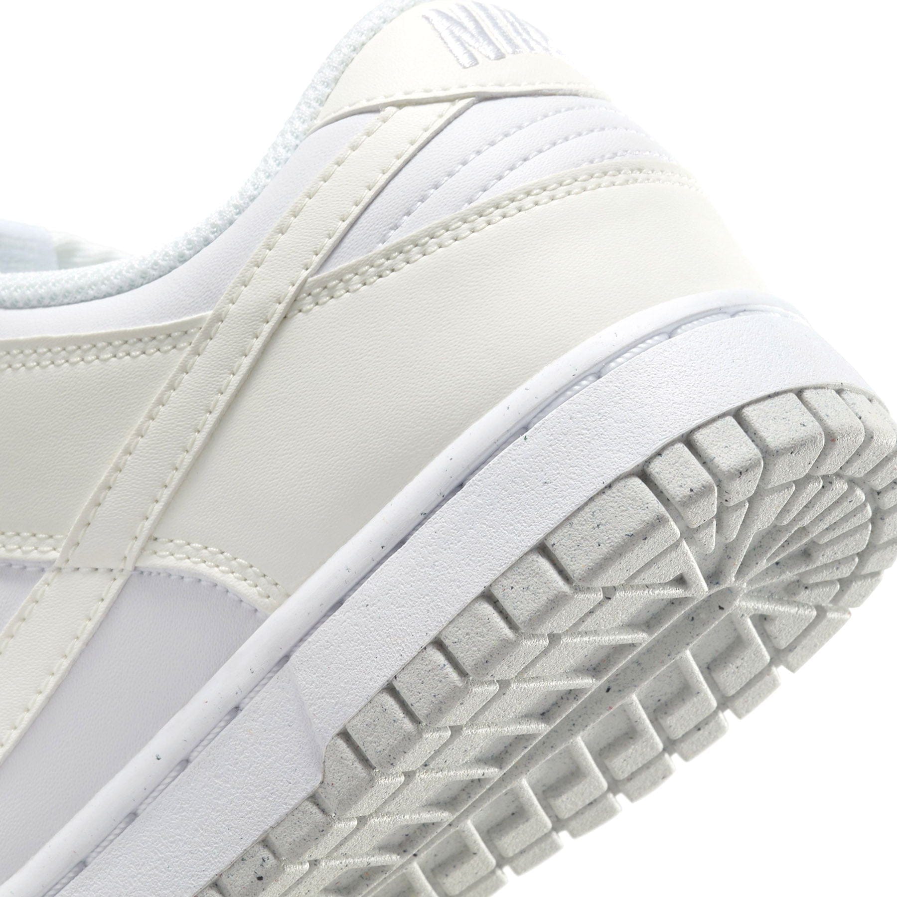 wmns dunk low next nature 'move to zero - sail'