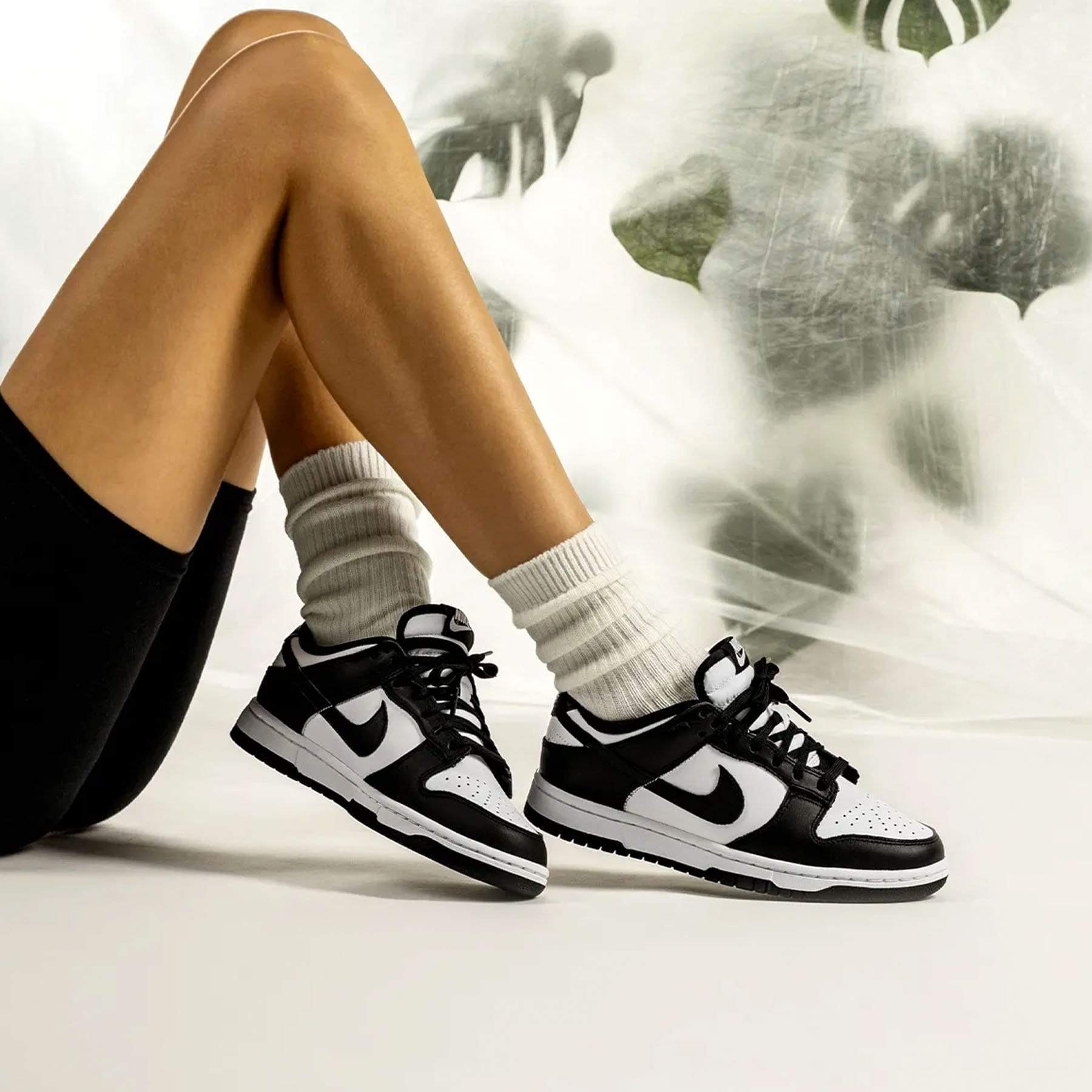 NIKE WMNS DUNK LOW BLACK AND WHITE