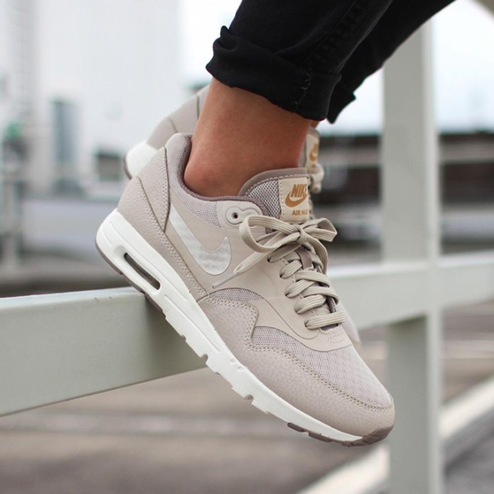 nike air max 1 wmns essential