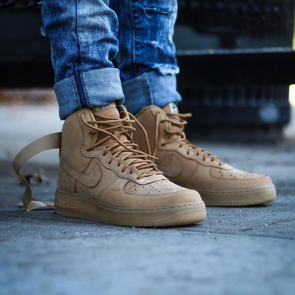 NIKE AIR FORCE 1 HIGH '07 LV8 Flax & Outdoor Green – Kick Game