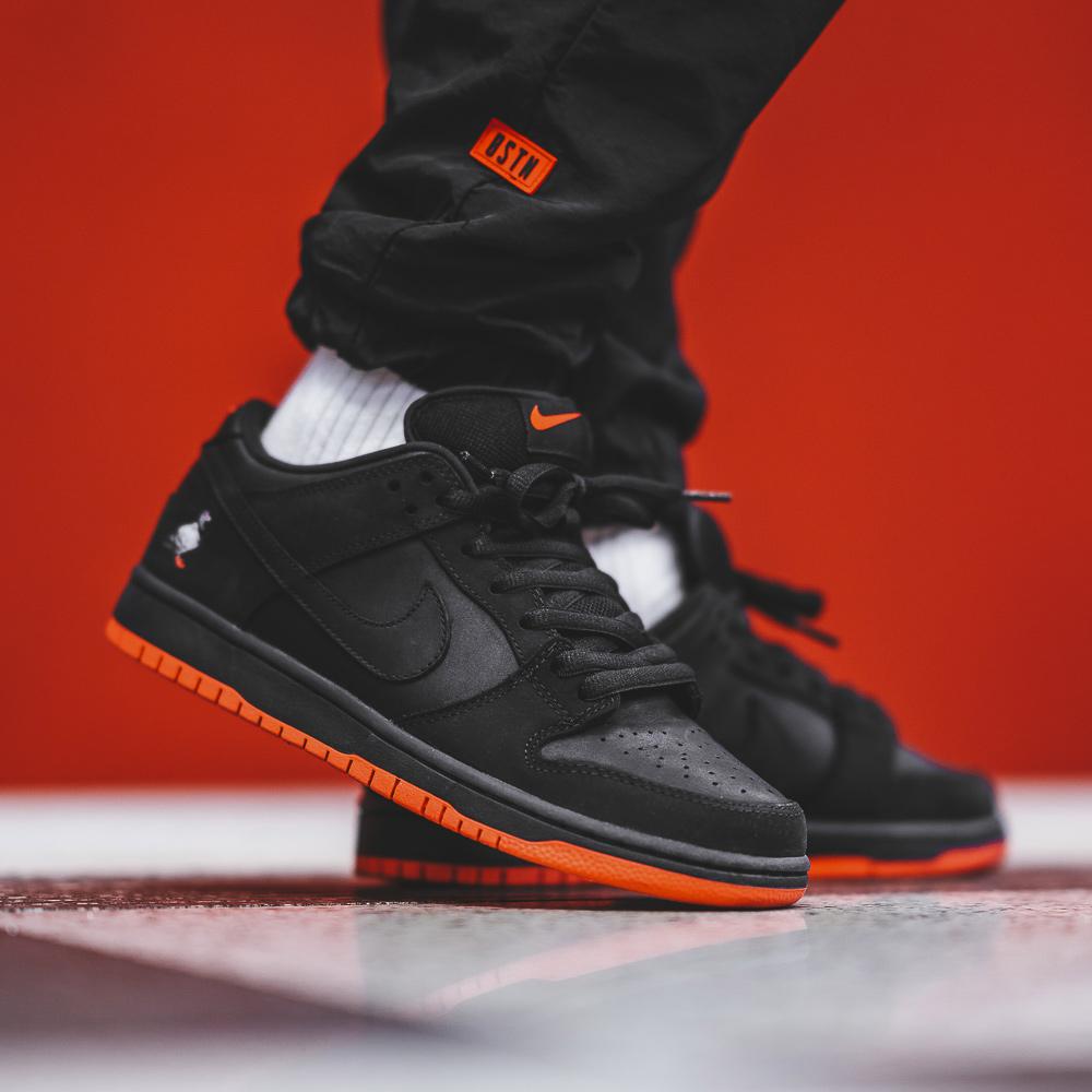 nike sb dunk low x staple