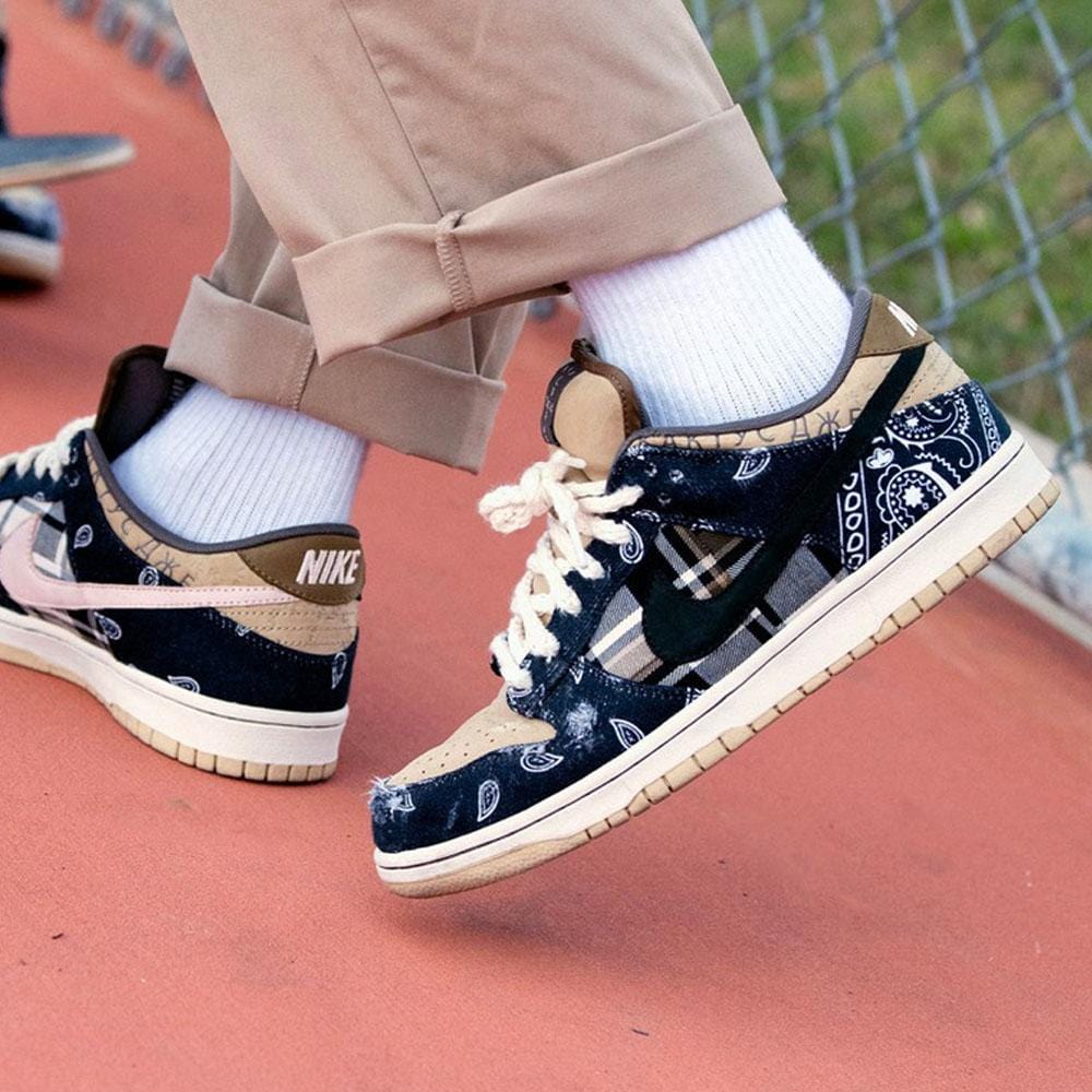 travis scott x sb dunk