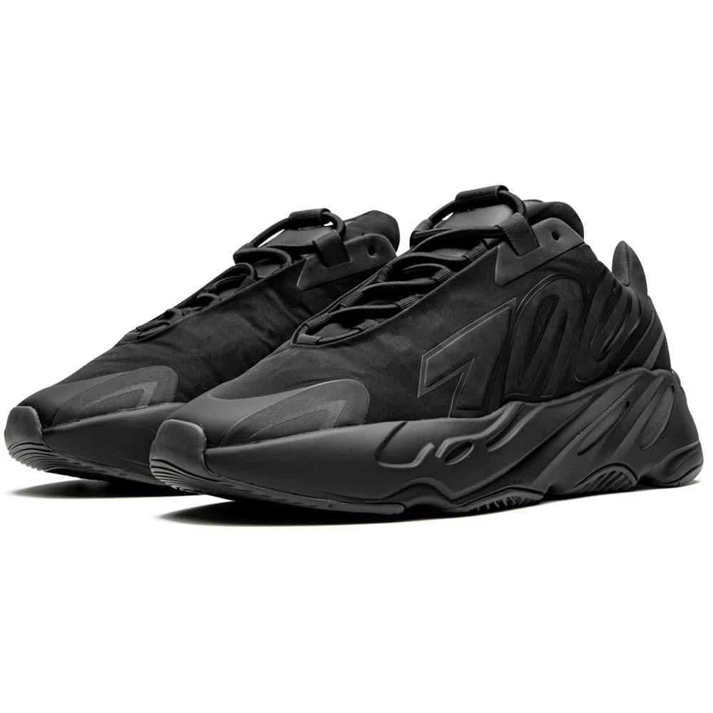 yeezy 700 total black