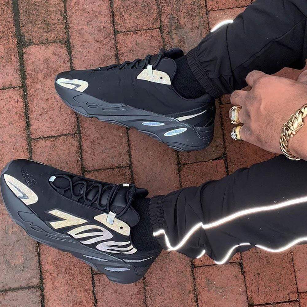 yeezy 700 core black