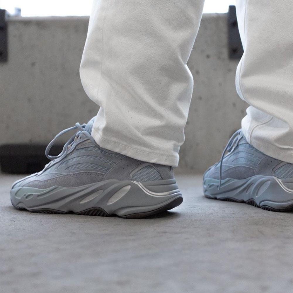 hospital blue 700 yeezy