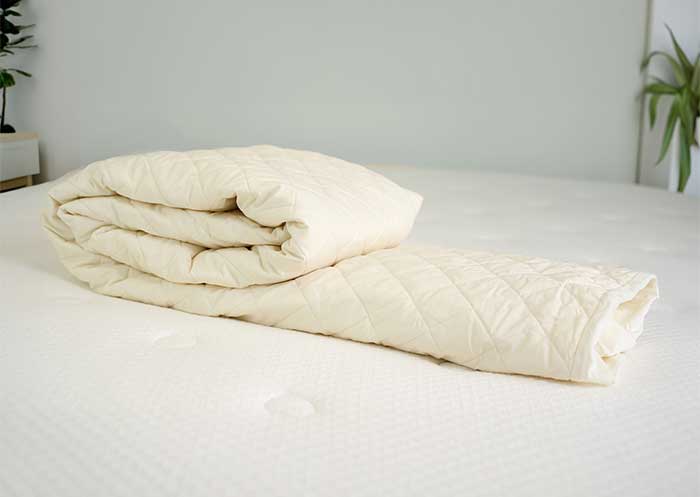 convenient mattress pad with cushioning