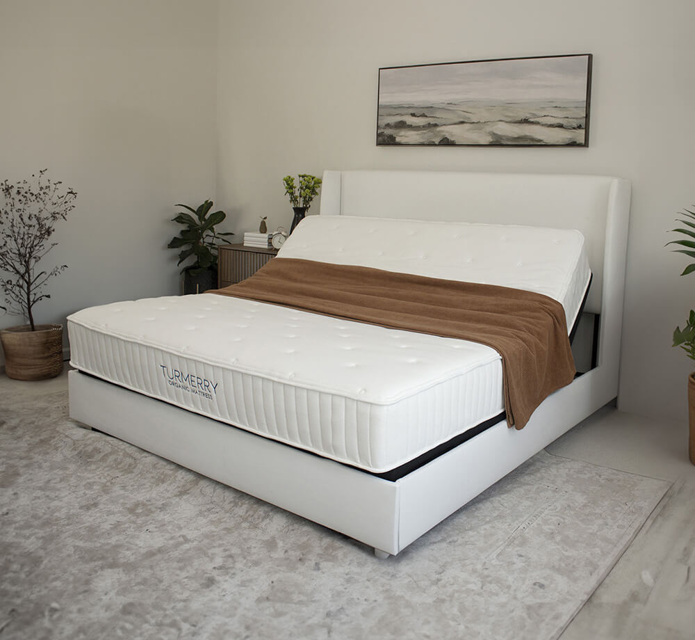 Organic mattress on adjustable bed frame