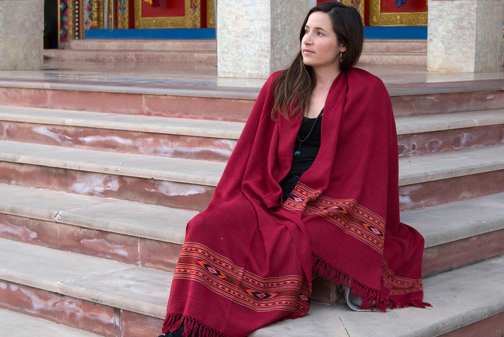 Zen Comfort : Black Wool Meditation Shawl From The Himalaya