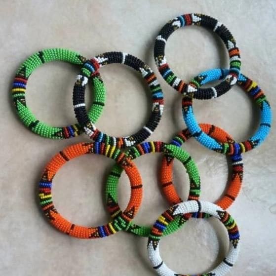 Rangi Rangi . Maasai bracelet . leather and beads . – Hadithi Line