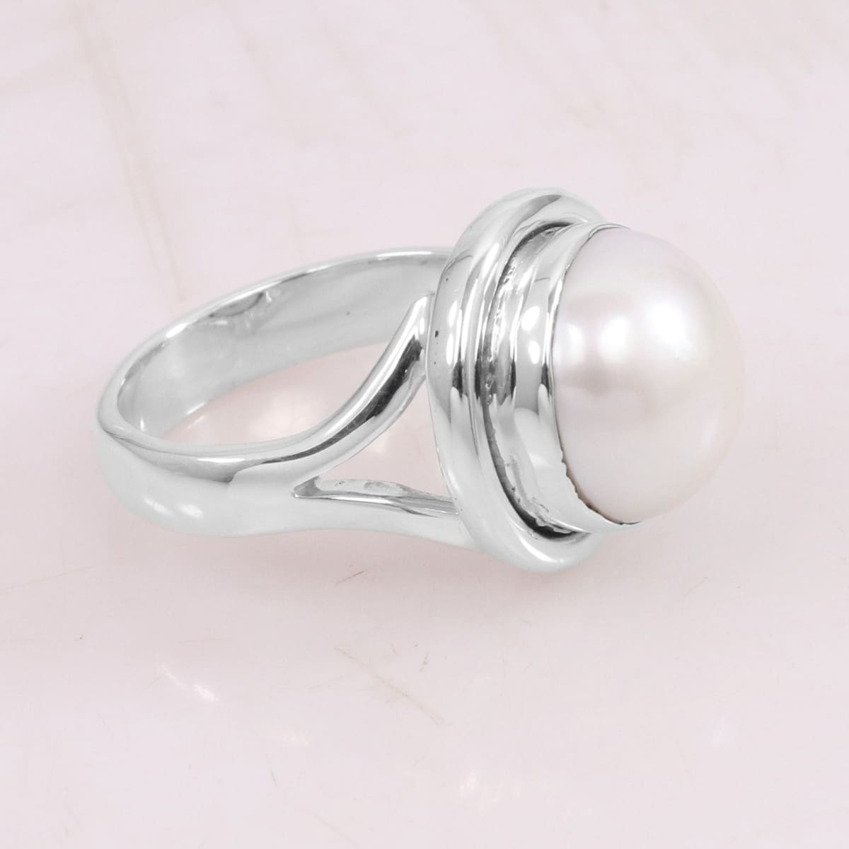 Silver Pearl Sculpted Adjustable Ring 001-620-00415 | Roberts Jewelers |  Jackson, TN