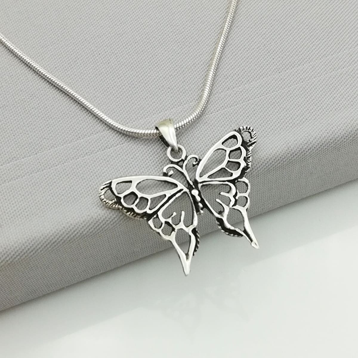 Matt Flow Butterfly Necklace Set in Pure Silver 925 BIS Hallmarked |  JewelDealz