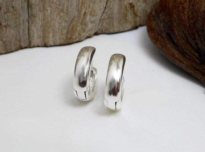 Sterling Silver Plain Lever-back Earrings (1 Pair)