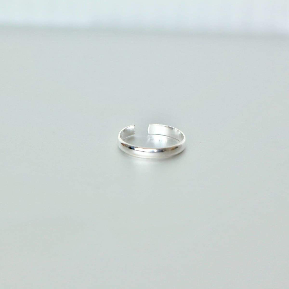 Amazon.com: Sterling Silver Smooth Classic Plain Band Toe Ring : Clothing,  Shoes & Jewelry
