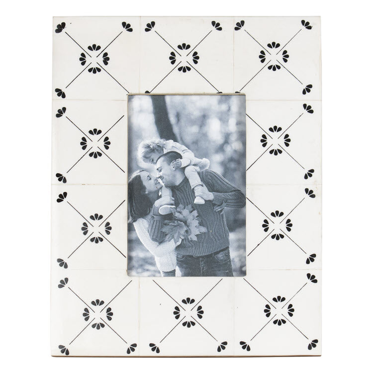 White Floral Pattern Canvas 4x6 inch Wood Decorative Picture Frame -  Foreside Home & Garden