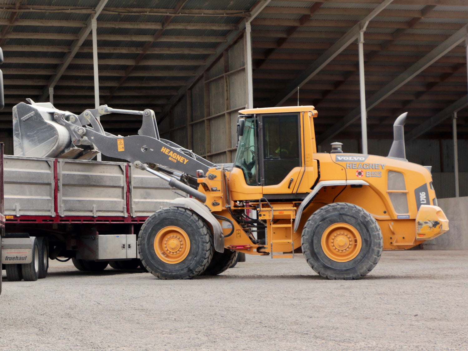 Loader Hire Heagney Bros Ltd in Marlborough, NZ