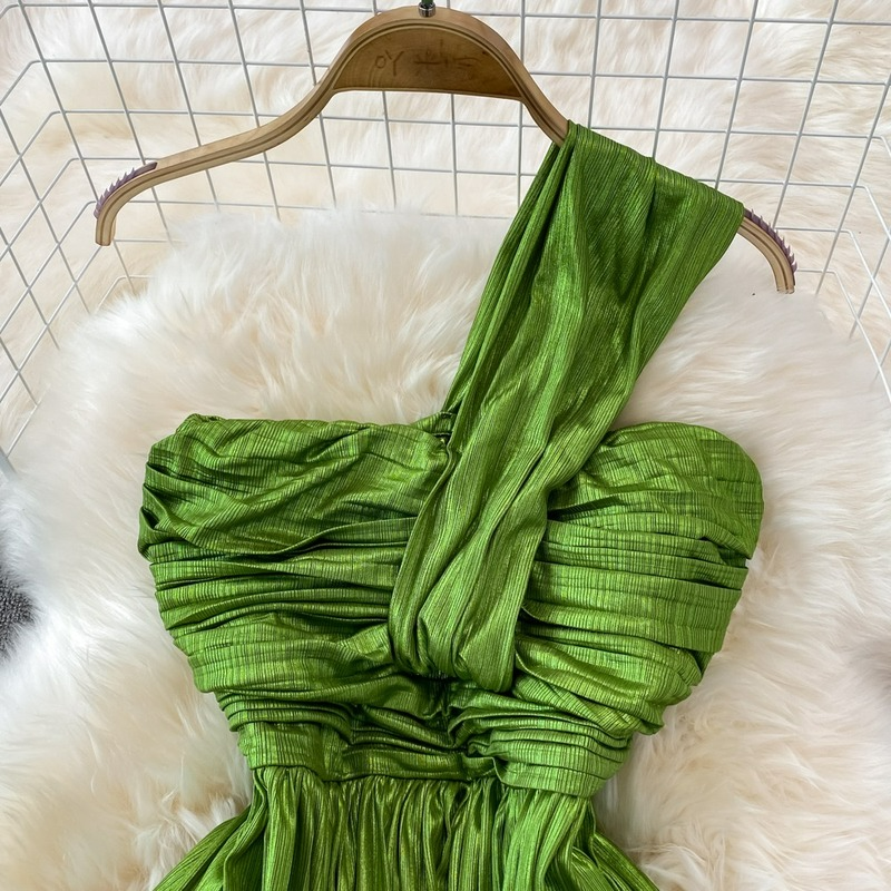 Darcy Halter Neck Strapless Pleated Dress – TrenBee