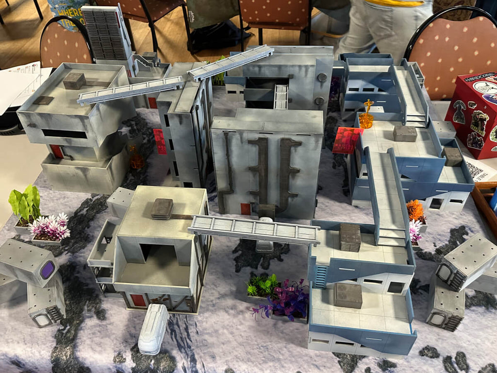 Winter infinity tournament table with tall urban buildings