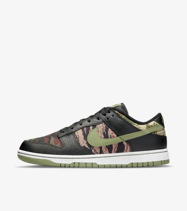 green camo dunks