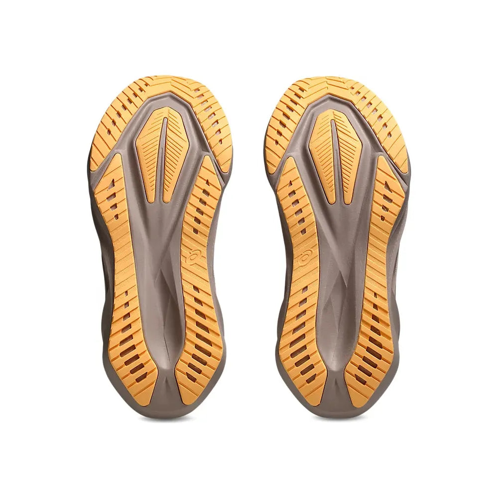 Womens Novablast 5 - White/Fawn