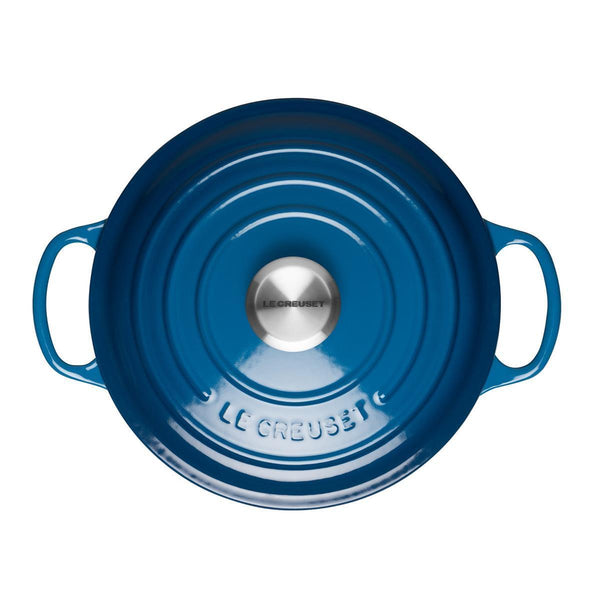 https://cdn.shopify.com/s/files/1/0256/6969/7598/products/le-creuset-signature-marseille-blue-cast-iron-20cm-round-casserole-2_600x.jpg?v=1600705587