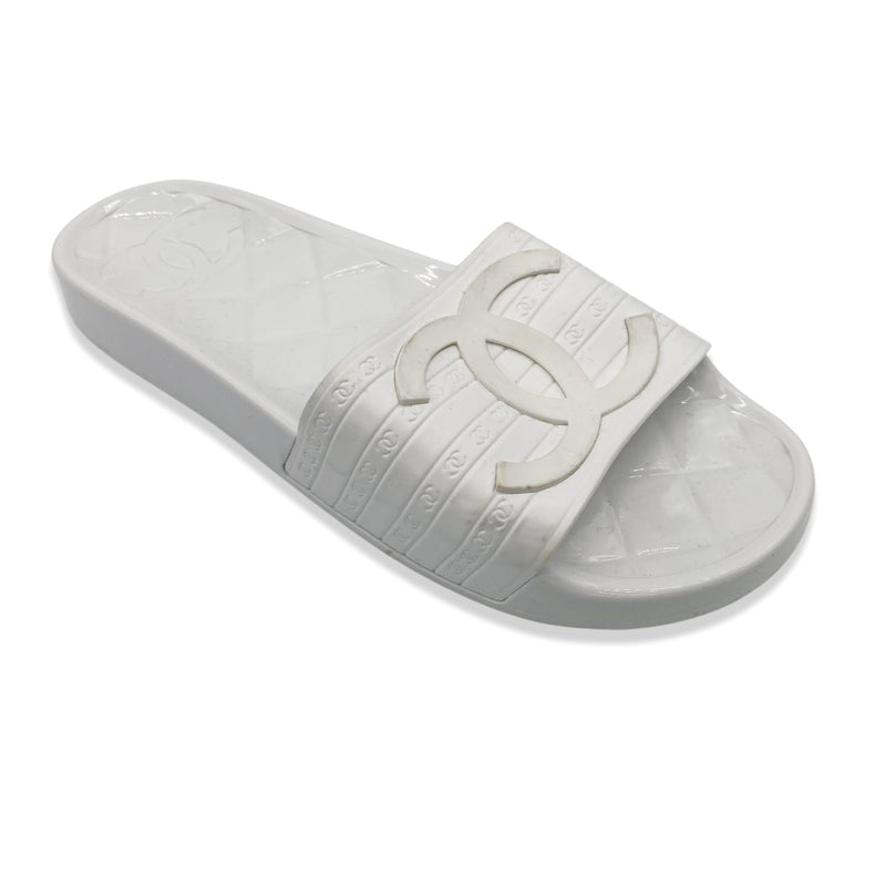 chanel sliders white