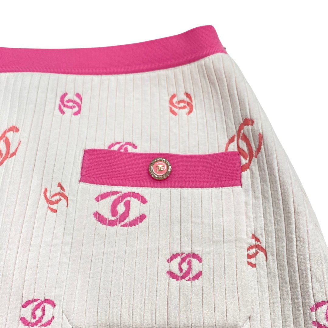 Chanel pink tweed shorts  Unique Designer Pieces