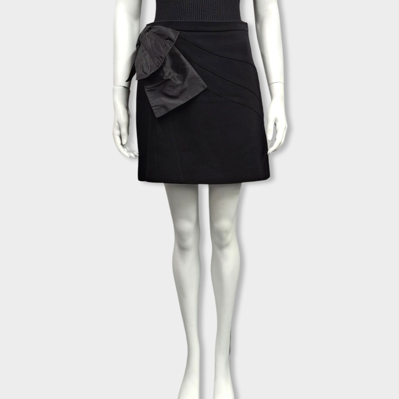 image of MIU MIU black skirt with bow detail