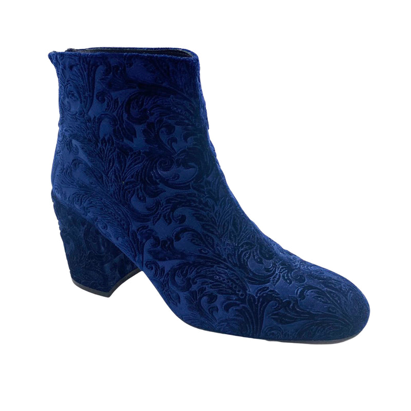 stuart weitzman velvet boots