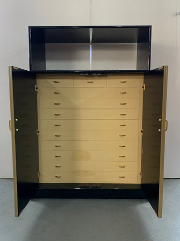 lacquer Chest open