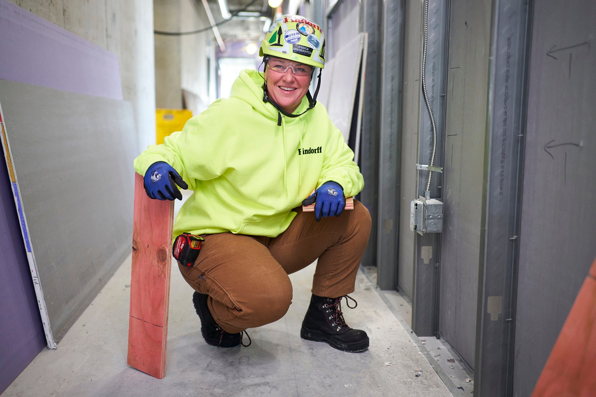 Jessica Grensavitch wears her Horizon Xena Workwear Safety Boots on The Couture skyscraper build