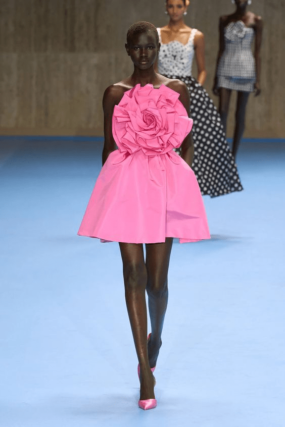 Carolina Herrera Spring 2025 Ready-to-Wear fashion show