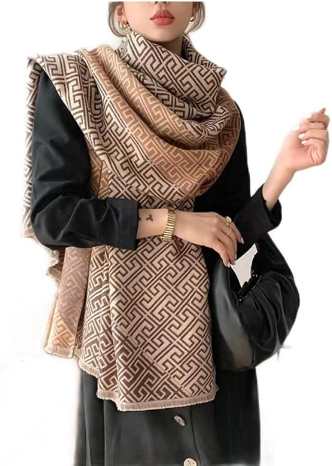 2023 fall winter fashion trends_big scarves