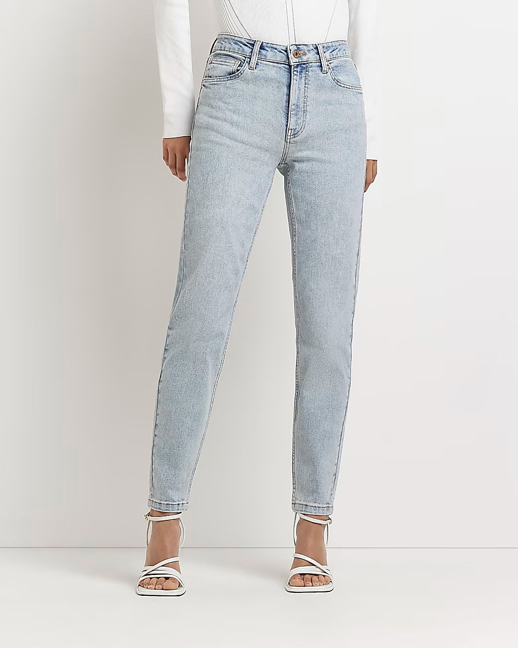 BLUE MID RISE STRETCH SLIM FIT MOM JEANS