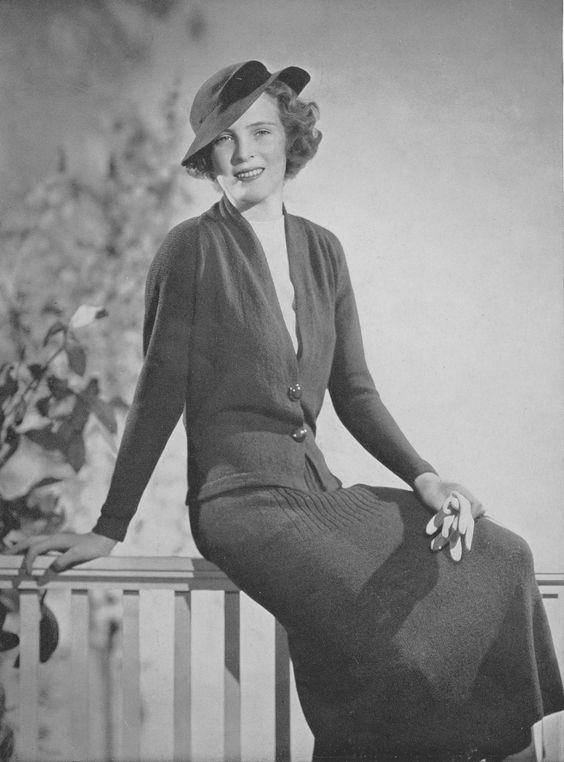 1940s Fashion Style: Elegance Amidst War-Era Resilience