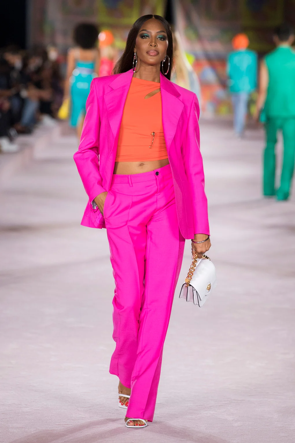 Flamboyant Fashion Style: Bold & Vibrant Expression