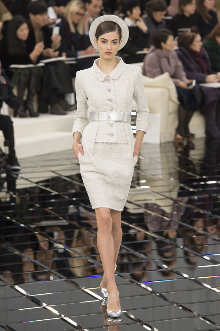 Elegant Fashion Style: Sophistication & Refined Grace
