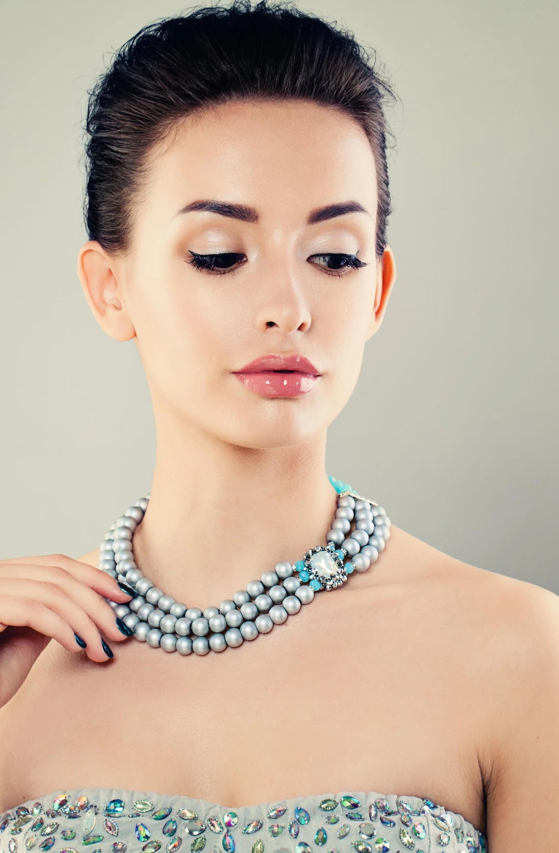 Necklaces: Types, Lengths, Choosing & Styling Tips