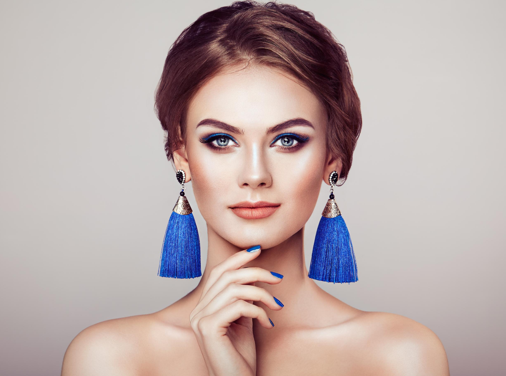 Earrings: Types, Closures, Choosing & Styling Tips