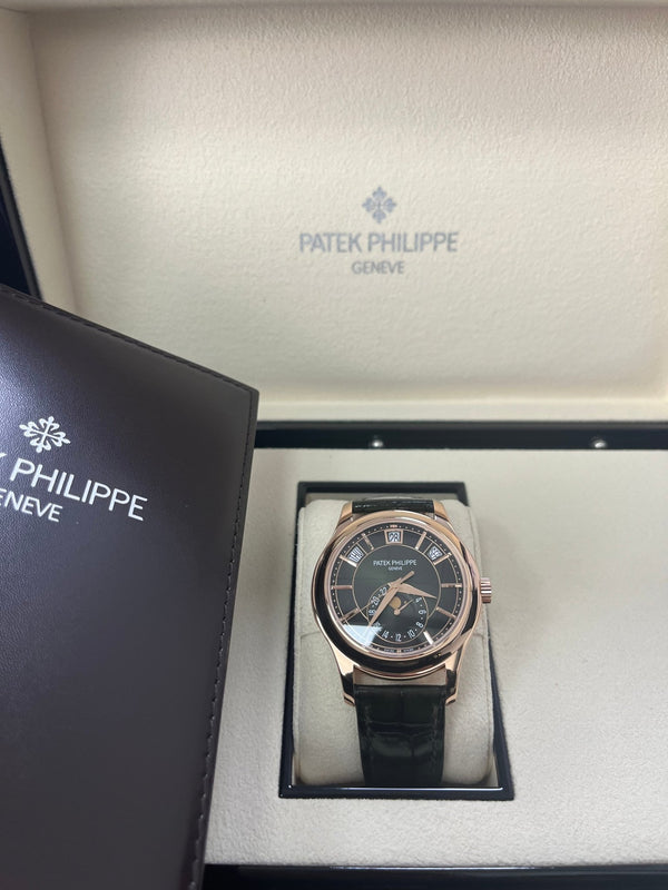 Patek Philippe  Nautilus à quantième perpétuel 5740/1G-001