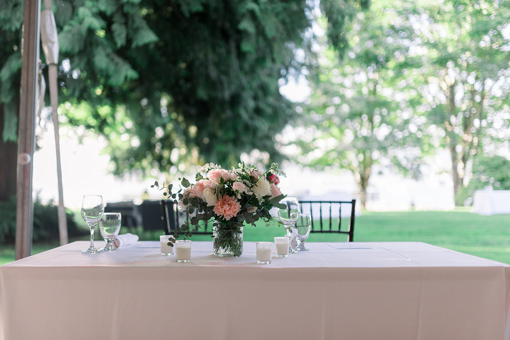 Brock House Table Leis De Buds flowers