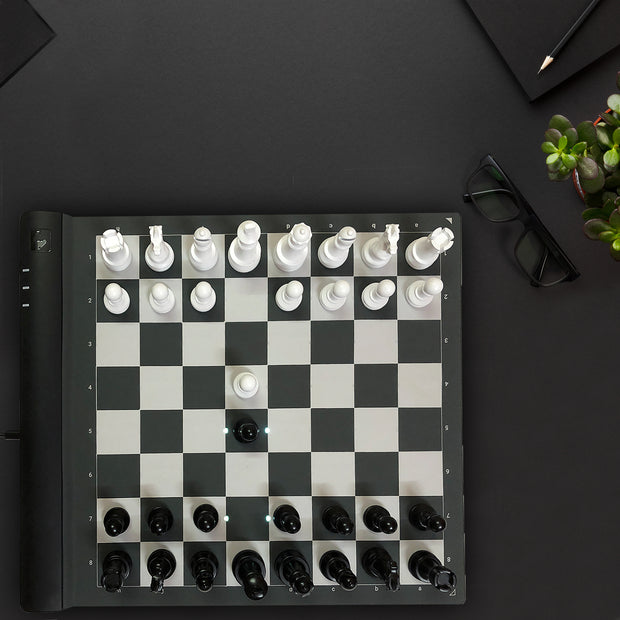 Square Off Grand Kingdom Set - World's Smartest Chess Board | Electronic,  Automated & Magnetic Chess Set for Adults & Kids