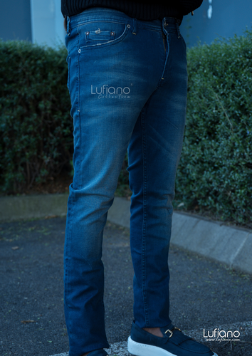 Fordocks' denim jacket, Blue Magnolia Elephants design – Luchie