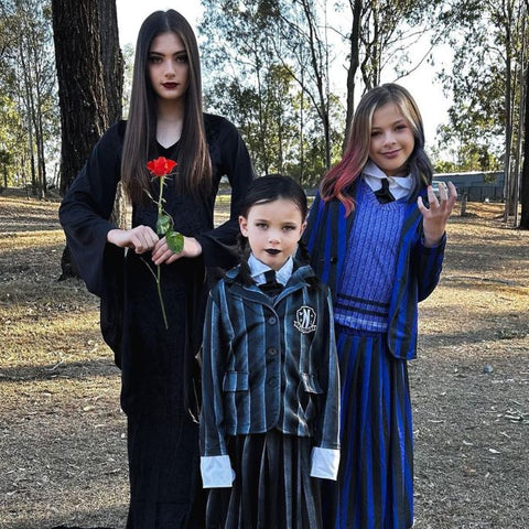 Addams Family Costumes for Group Halloween
