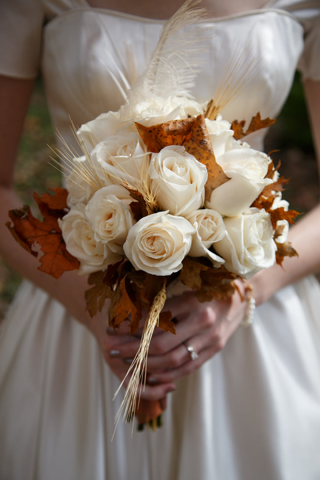 Leaf Bouquet | How to Incorporate Fall Leaves Into Your Wedding | My Wedding Favors