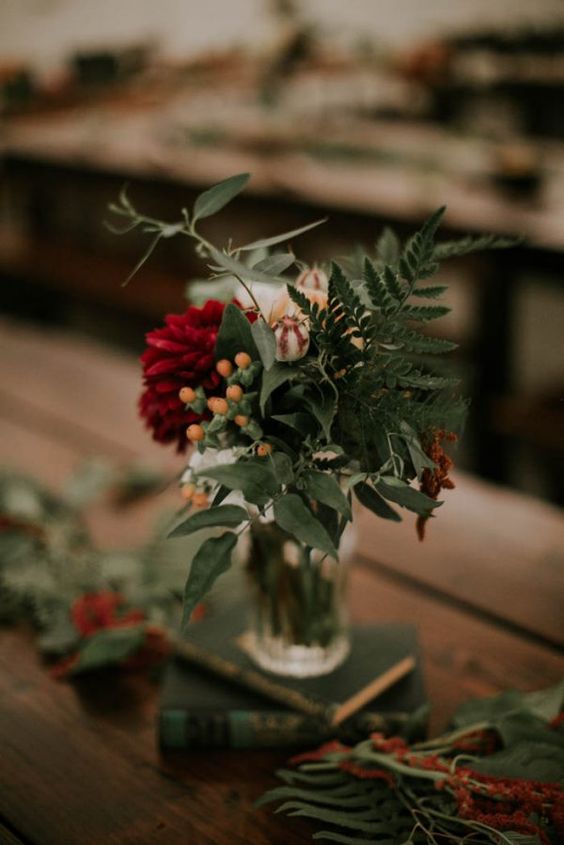 Winter Farmhouse Wedding: Winter Flowers