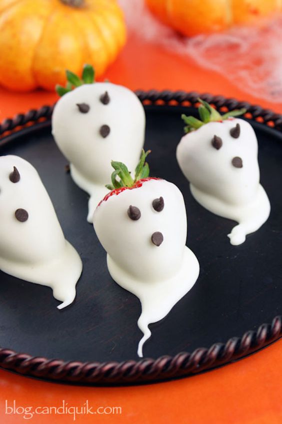 Strawberry Ghosts | Spooky Food For a Halloween Party | My Wedding Favors