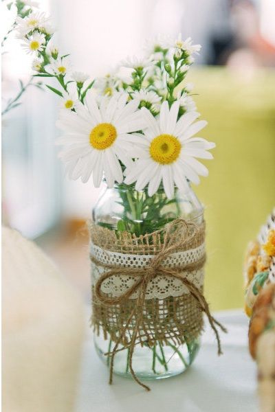 Summer Wedding Flowers: Daisies