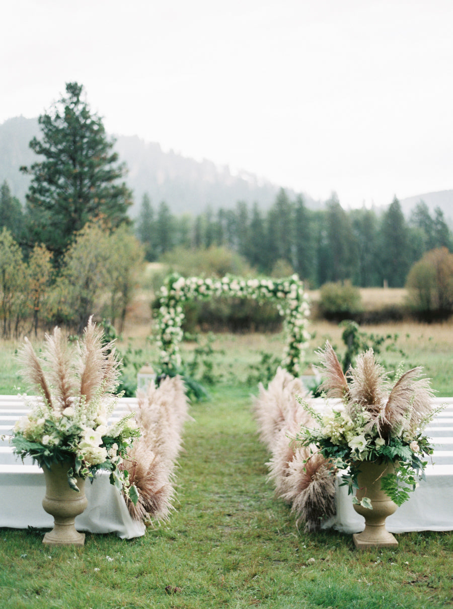 Pampas Aisle Decor