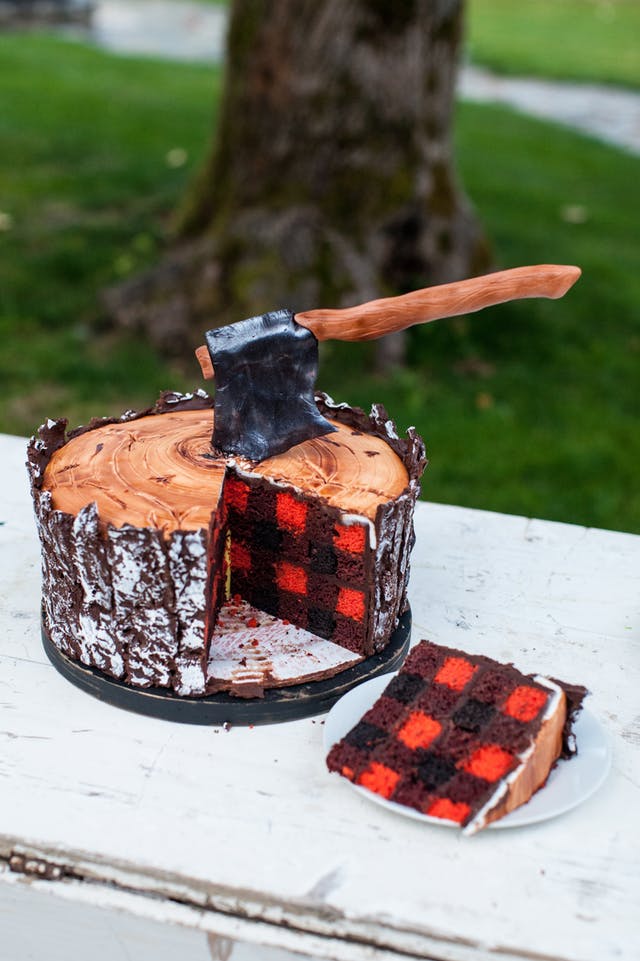 Lumberjack Cake | 6 Unique and Dazzling Wedding Cakes | My Wedding Favors