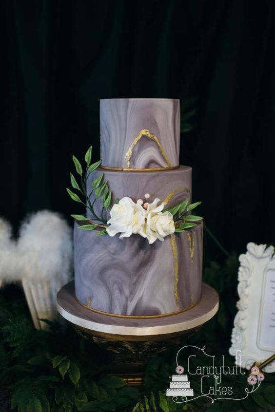 Marble Cake | 6 Unique and Dazzling Wedding Cakes | My Wedding Favors